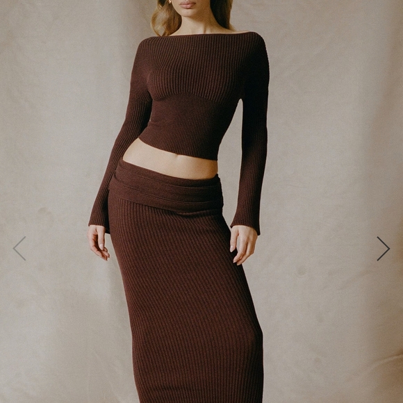 Brown Ribbed Knit Two-Piece Set - Picture 4 of 4
